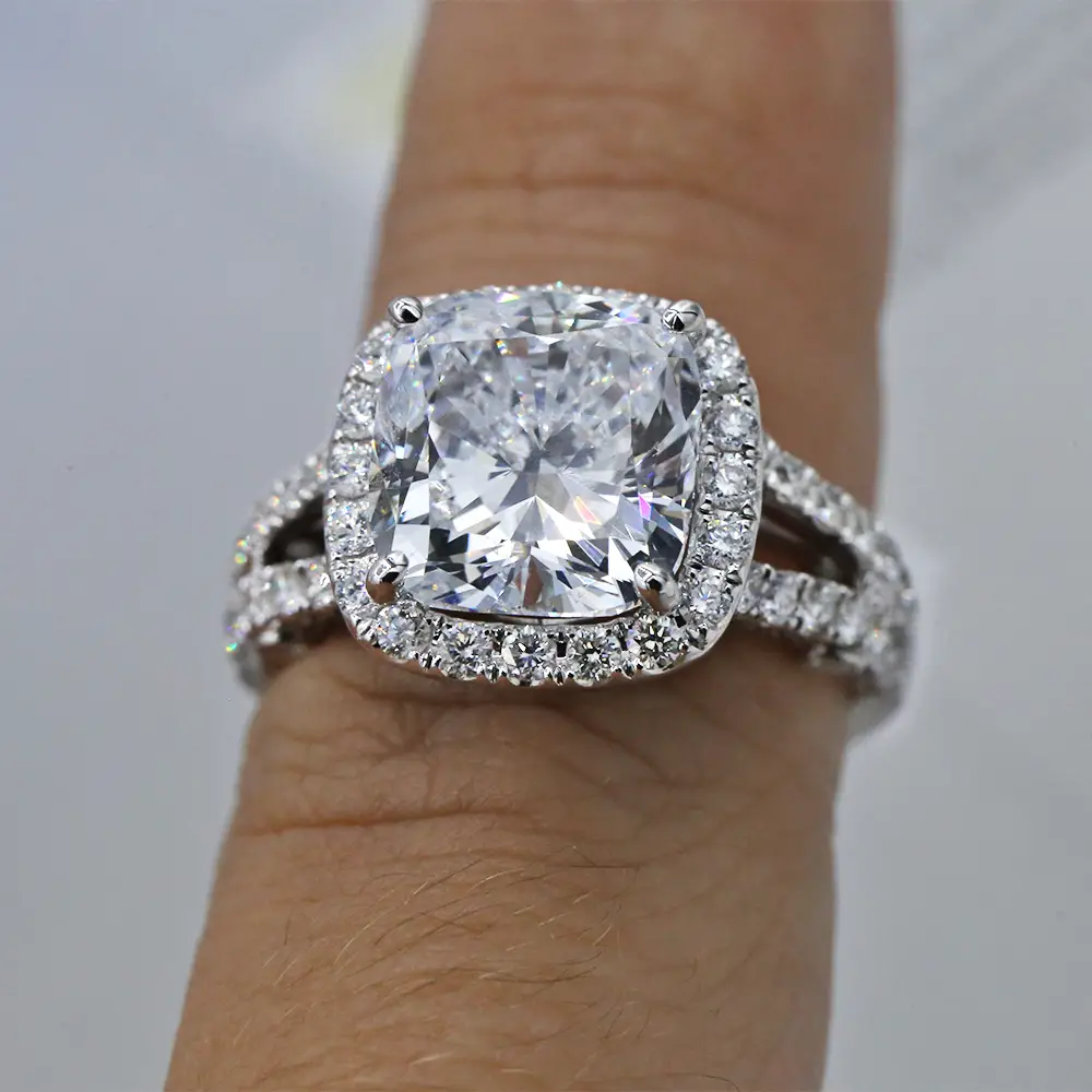 18k White Gold Engagement Ring with Diamonds 6.48ct.