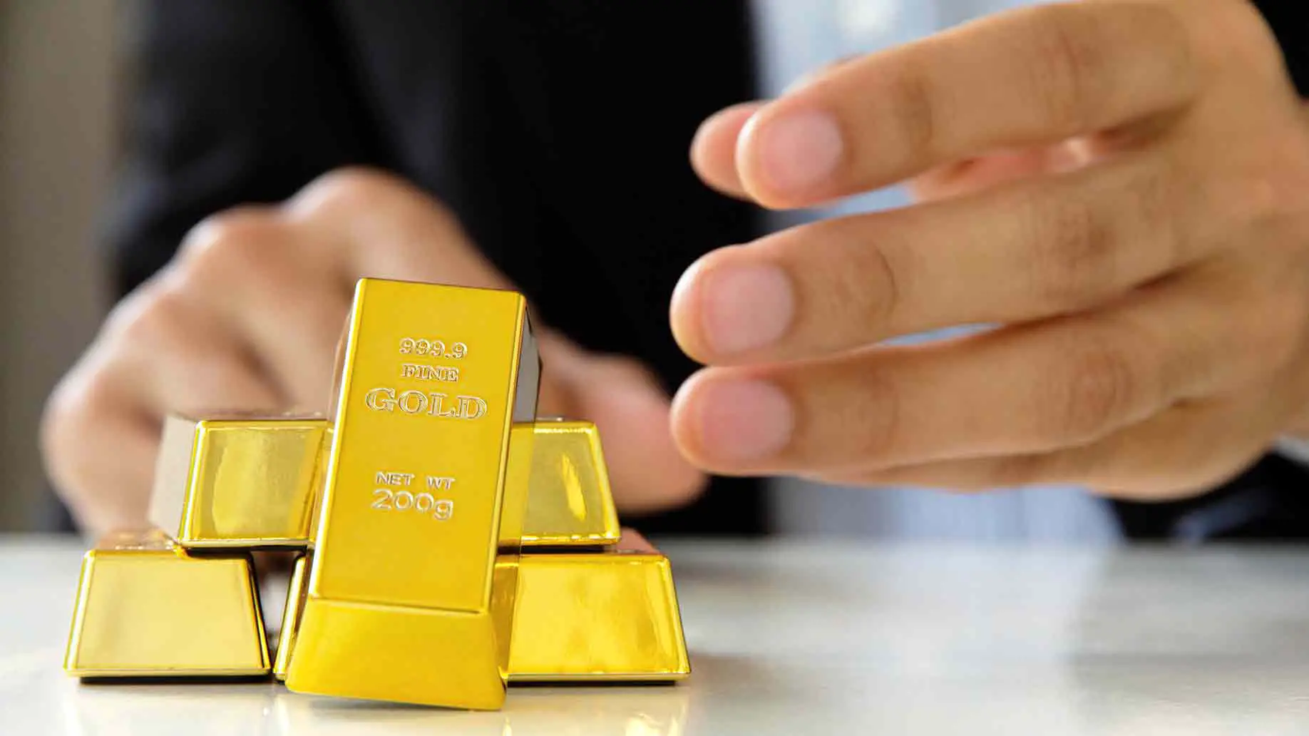 4 Factors Affecting Historical &  Future Gold Prices