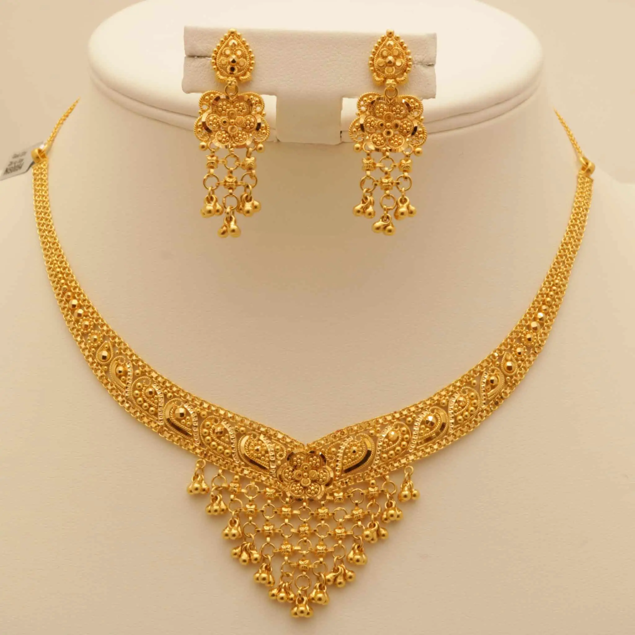 9 Awesome 50 Gram Gold Necklace Designs India