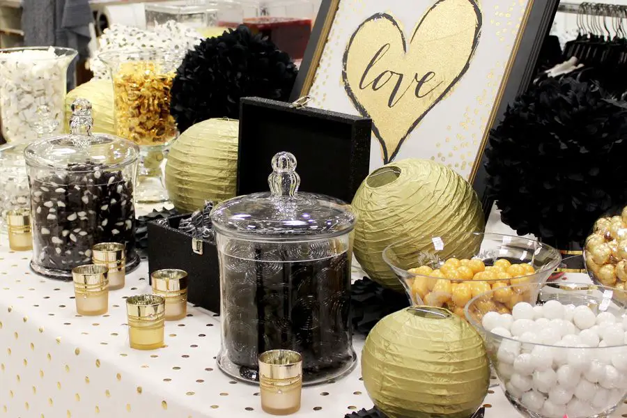 Black and Gold Romantic Buffet
