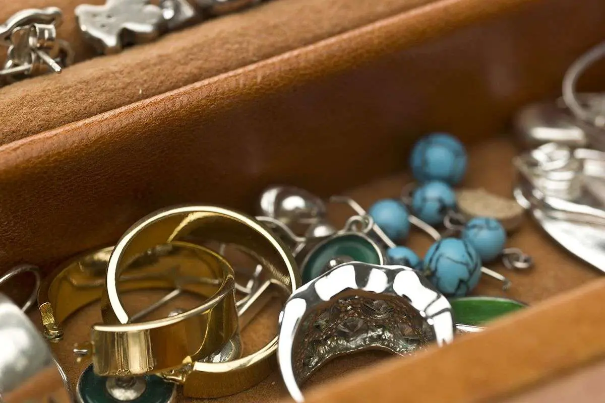 Flea Market Gold: How I Made $9,000 Sorting Through Costume Jewelry ...