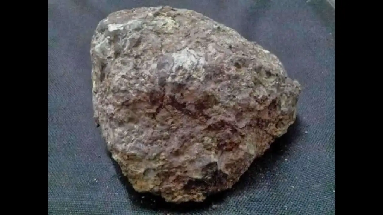 kimberlite with precious stone and diamonds natural ore also found10 ...