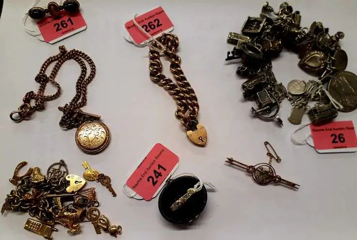 Sample of gold jewellery sold at Bourne End Auction Rooms ...
