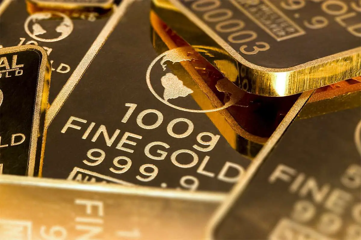 Why Do People Buy Gold Bars as an Investment Strategy?