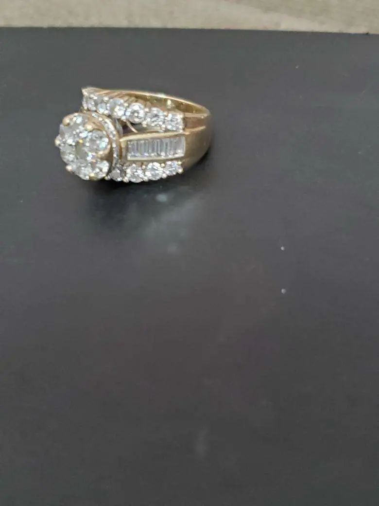 Zales 14k yellow gold Round Diamond Wedding Ring